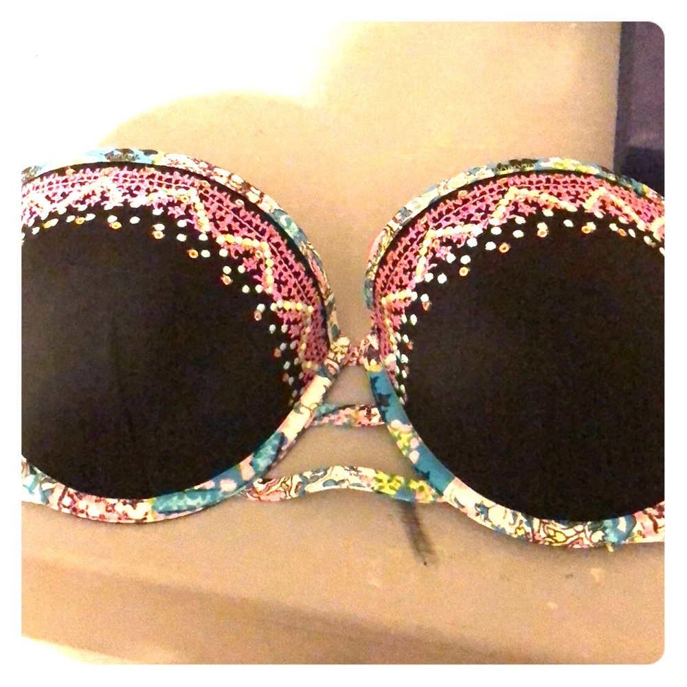 RARE VS swim top 32DD (fits a 32 D)